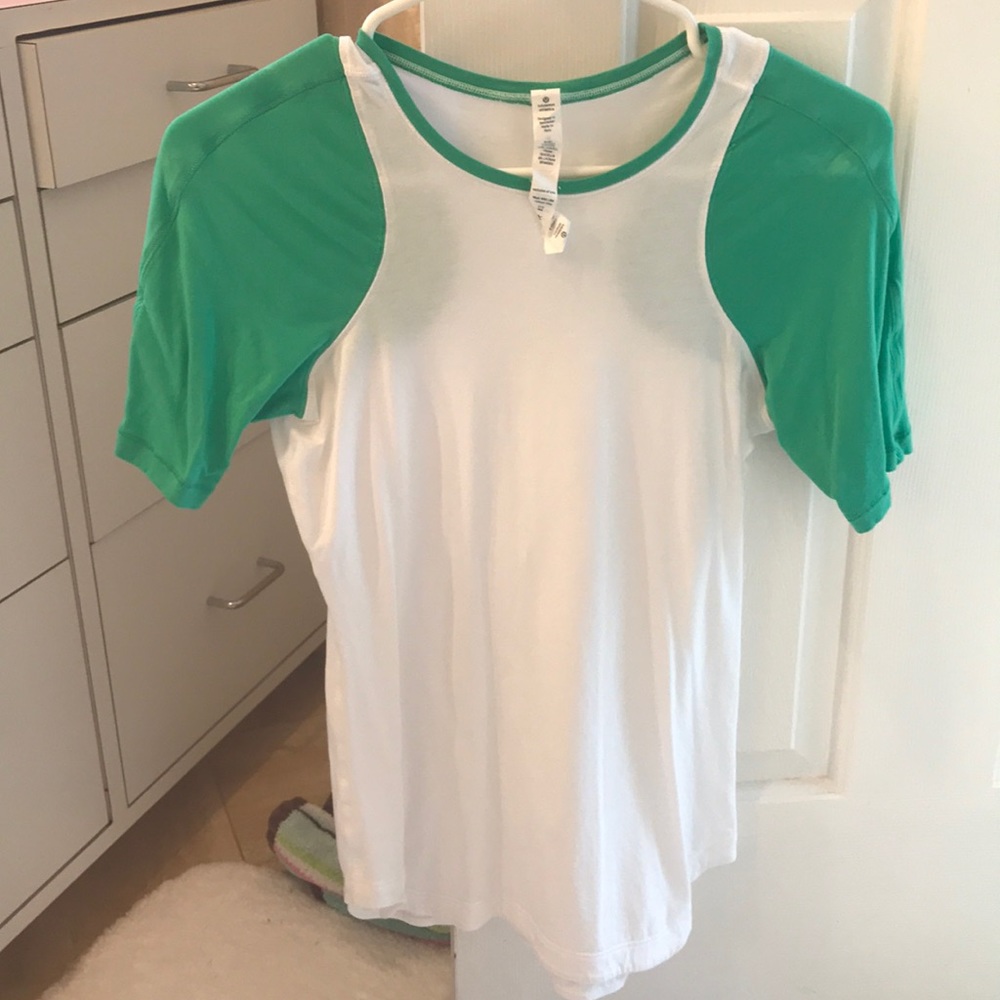 Lululemon T-Shirt